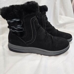 Clarks Cloudsteppers Black Faux Fur Trim Ankle Winter Boots Women's Size 7.5 M